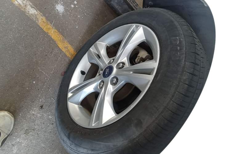 Used Ford Focus 2012 Hatchback 1.6L Automatic Fashion Edition Right Rear Wheel Hub