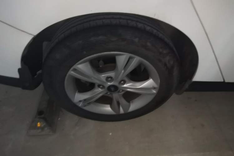 Used Ford Focus 2012 Sedan 1.6L Manual Fashion Edition Right Rear Wheel Hub