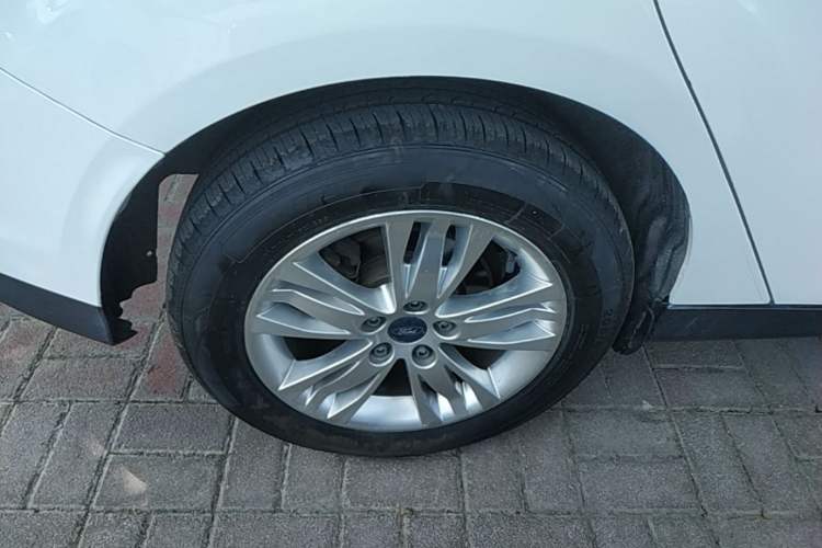 Used Ford Focus 2012 Hatchback 1.6L Manual Comfort Model Right Rear Wheel Hub
