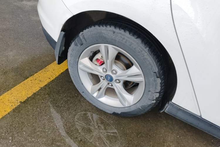 Used Ford Focus 2012 Hatchback 1.6L Automatic Fashion Edition Right Rear Wheel Hub