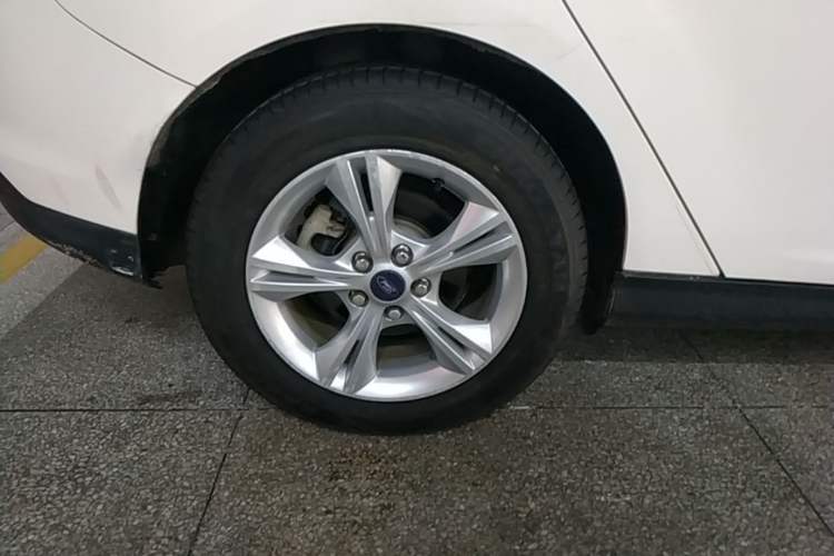 Used Ford Focus 2012 Hatchback 1.6L Automatic Fashion Edition Right Rear Wheel Hub