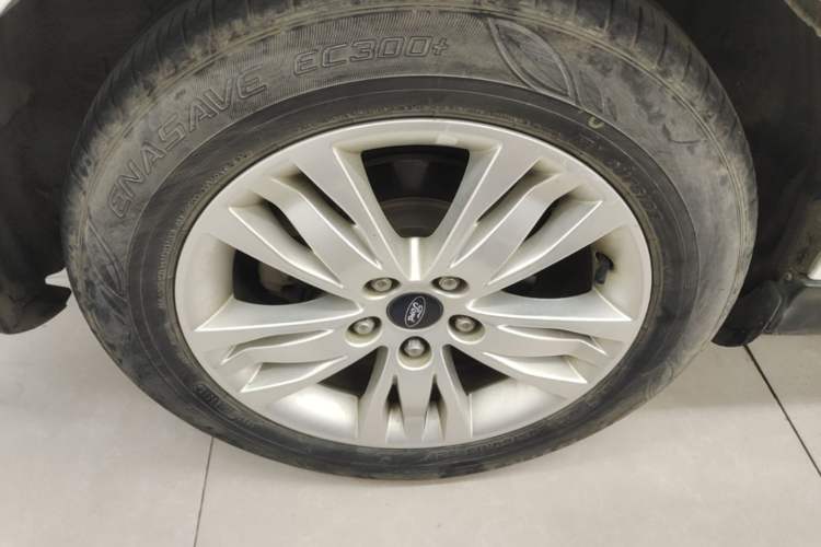 Used Ford Focus 2012 Sedan 1.6L Manual Comfort Model Right Rear Wheel Hub