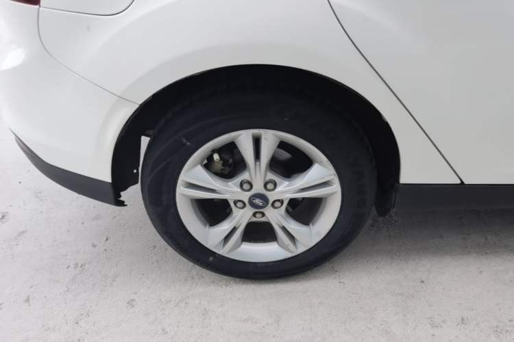 Used Ford Focus 2012 Hatchback 1.6L Automatic Fashion Edition Right Rear Wheel Hub