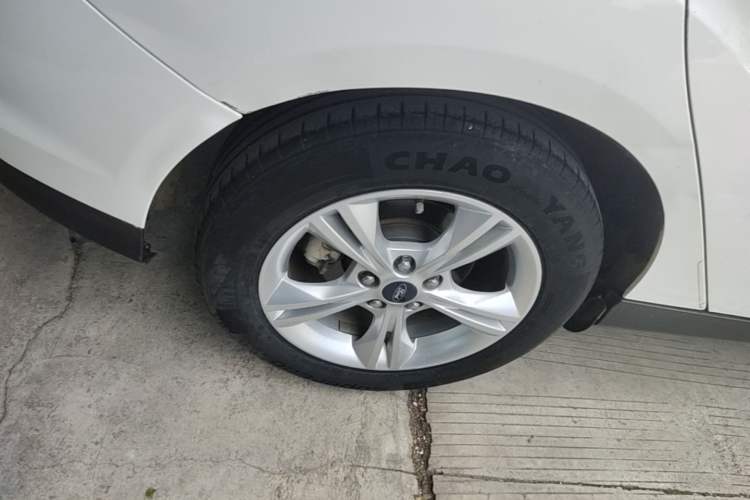Used Ford Focus 2012 Hatchback 1.6L Automatic Fashion Edition Right Rear Wheel Hub