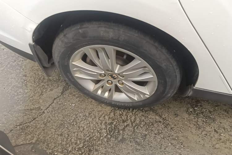 Used Ford Focus 2012 Sedan 1.6L Automatic Comfort Model Right Rear Wheel Hub