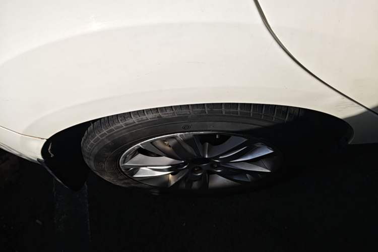 Used Ford Focus 2012 Hatchback 1.6L Automatic Comfort Model Right Rear Wheel Hub