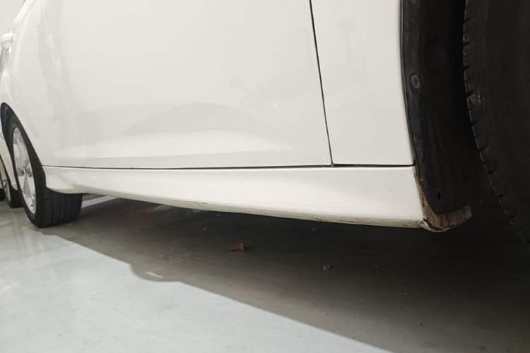 Used Ford Focus 2012 Hatchback 2.0L Automatic Luxury Sport Model Right Side Sill