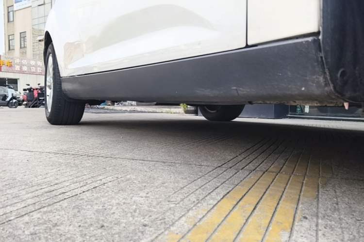 Used Ford Focus 2012 Hatchback 1.6L Automatic Fashion Edition Right Side Sill