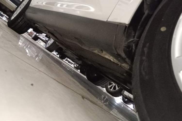 Used Ford Focus 2012 Hatchback 1.6L Automatic Comfort Model Right Side Sill
