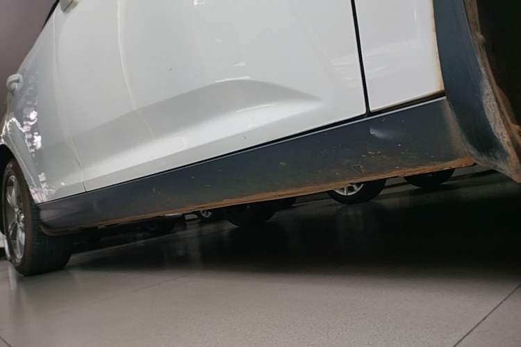 Used Ford Focus 2012 Hatchback 1.6L Manual Fashion Edition Right Side Sill