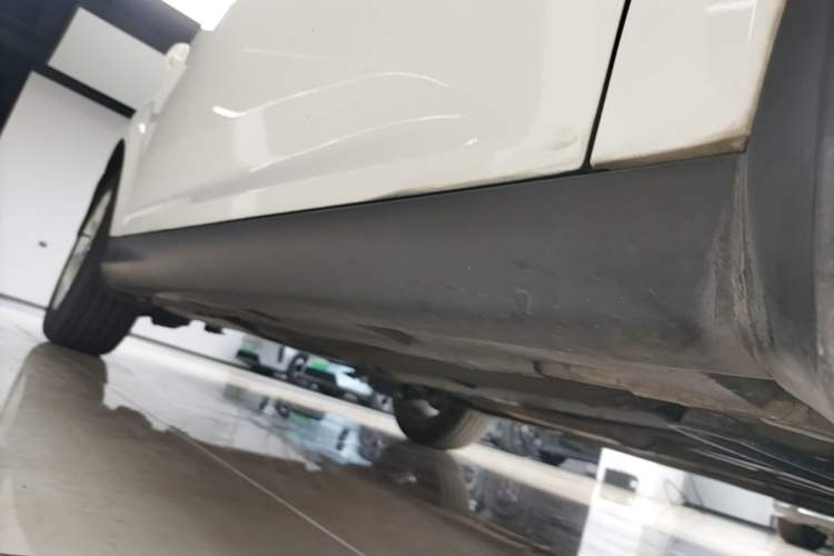 Used Ford Focus 2012 Hatchback 1.6L Automatic Fashion Edition Right Side Sill