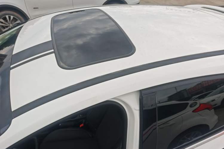 Used Ford Focus 2012 Hatchback 1.6L Automatic Fashion Edition Roof