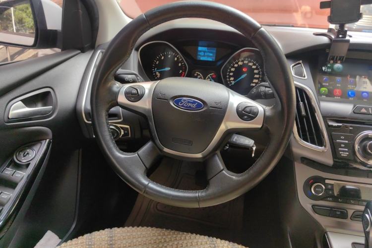 Used Ford Focus 2012 Sedan 1.6L Automatic Fashion Edition Steering Wheel
