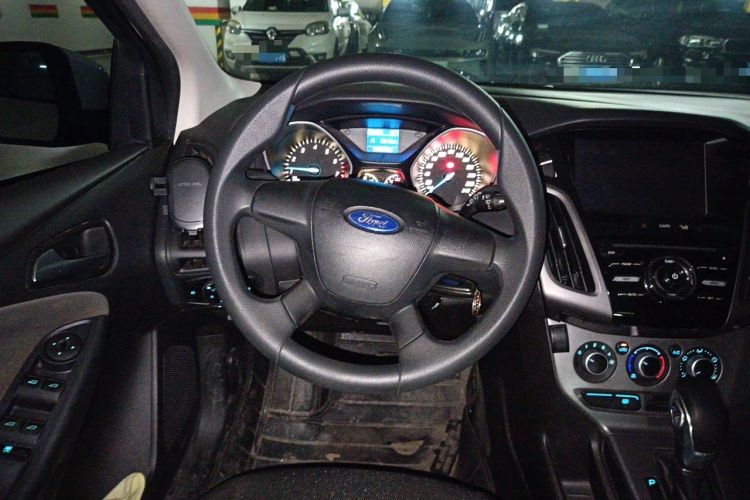 Used Ford Focus 2012 Hatchback 1.6L Automatic Comfort Model Steering Wheel