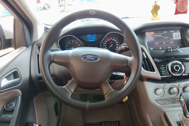 Used Ford Focus 2012 Sedan 1.6L Automatic Fashion Edition Steering Wheel
