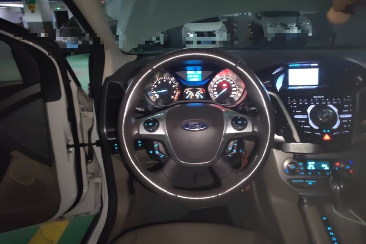 Used Ford Focus 2012 Sedan 1.6L Automatic Prestige Model Steering Wheel