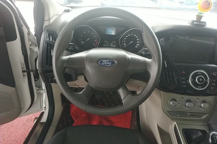 Used Ford Focus 2012 Sedan 1.6L Manual Comfort Model Steering Wheel