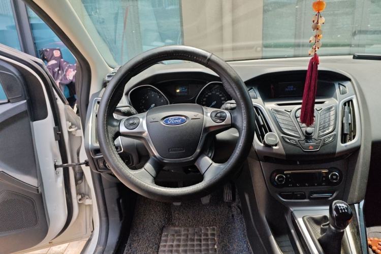 Used Ford Focus 2012 Hatchback 1.6L Manual Fashion Edition Steering Wheel
