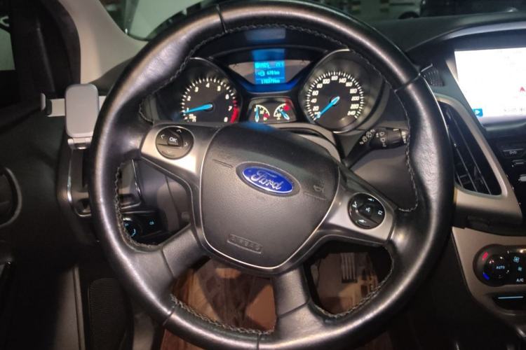 Used Ford Focus 2012 Hatchback 1.6L Automatic Fashion Edition Steering Wheel