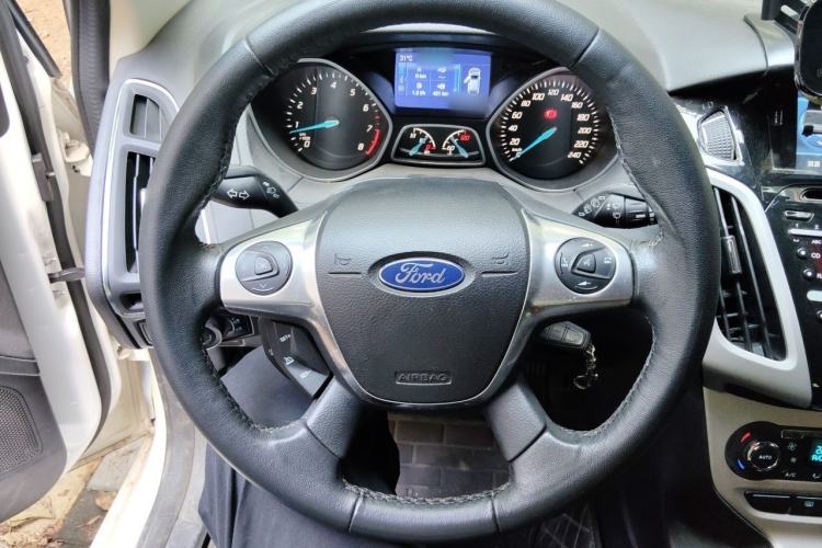 Used Ford Focus 2012 Hatchback 2.0L Manual Luxury Sport Model Steering Wheel