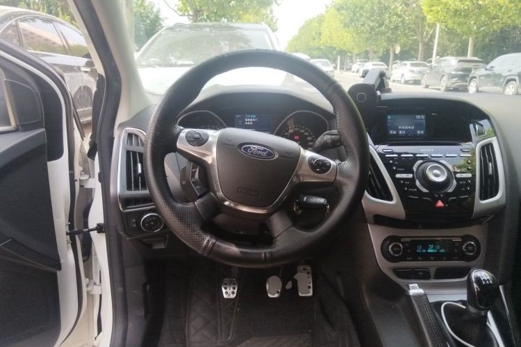 Used Ford Focus 2012 Hatchback 2.0L Manual Luxury Sport Model Steering Wheel