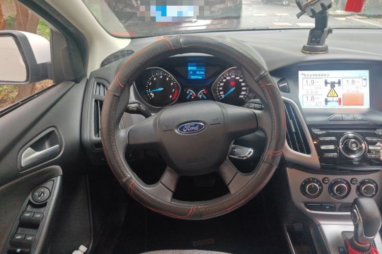 Used Ford Focus 2012 Hatchback 1.6L Automatic Comfort Model Steering Wheel