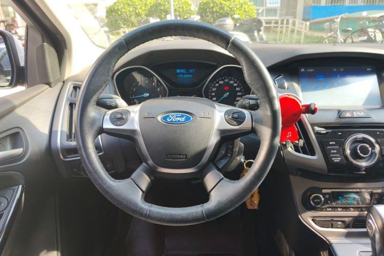 Used Ford Focus 2012 Hatchback 1.6L Automatic Fashion Edition Steering Wheel