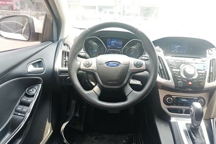 Used Ford Focus 2012 Hatchback 2.0L Automatic Luxury Sport Model Steering Wheel