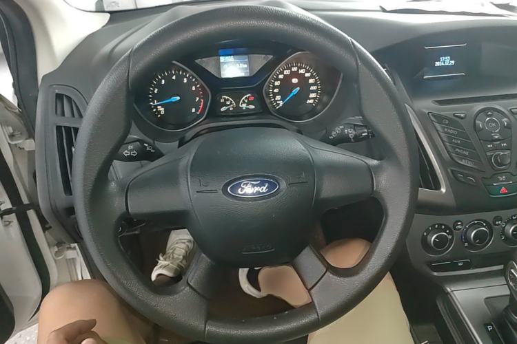 Used Ford Focus 2012 Hatchback 1.6L Automatic Comfort Model Steering Wheel