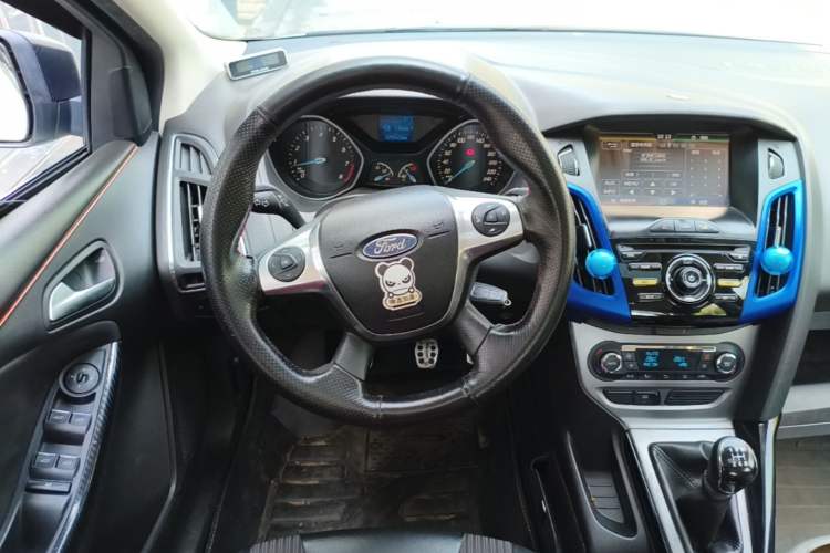 Used Ford Focus 2012 Sedan 1.6L Manual Fashion Edition Steering Wheel