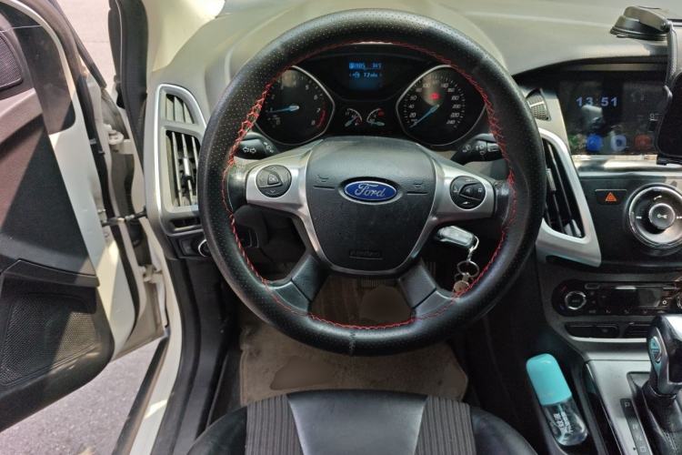 Used Ford Focus 2012 Sedan 1.6L Automatic Fashion Edition Steering Wheel