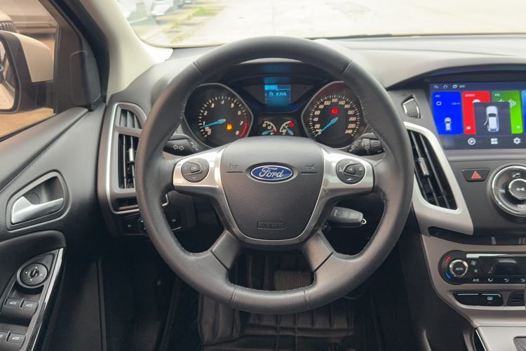 Used Ford Focus 2012 Hatchback 1.6L Automatic Fashion Edition Steering Wheel