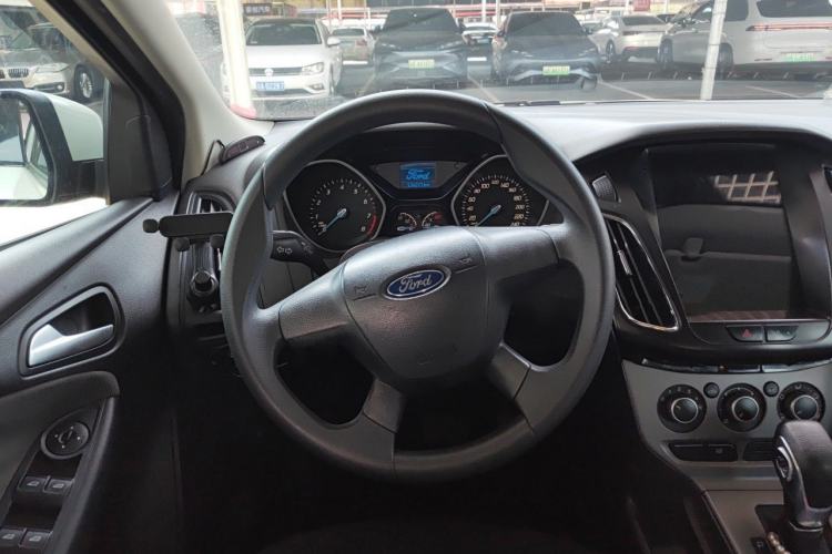 Used Ford Focus 2012 Hatchback 1.6L Automatic Comfort Model Steering Wheel