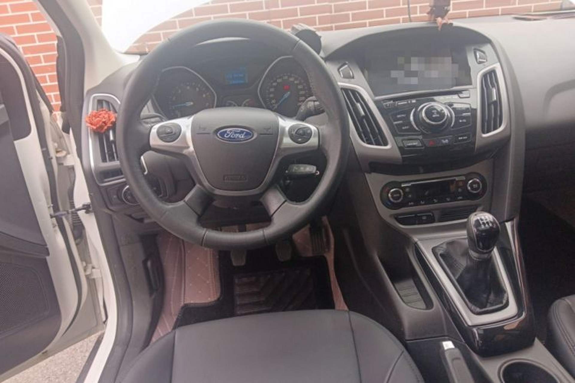 Used Ford Focus 2012 Sedan 1.6L Manual Fashion Edition Steering Wheel