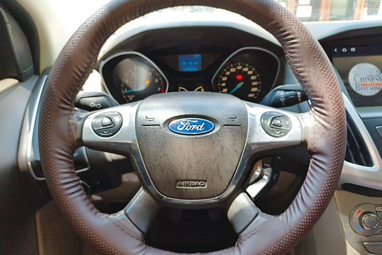 Used Ford Focus 2012 Sedan 1.6L Manual Fashion Edition Steering Wheel