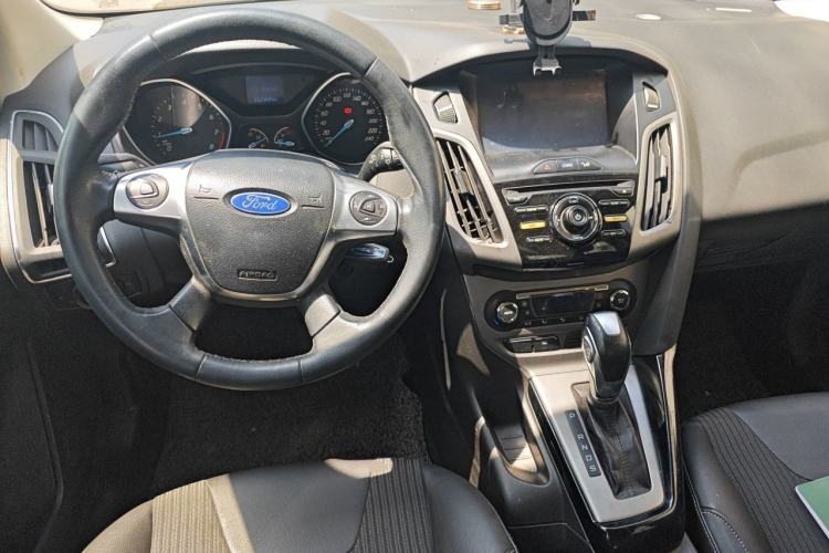 Used Ford Focus 2012 Sedan 1.6L Automatic Fashion Edition Steering Wheel