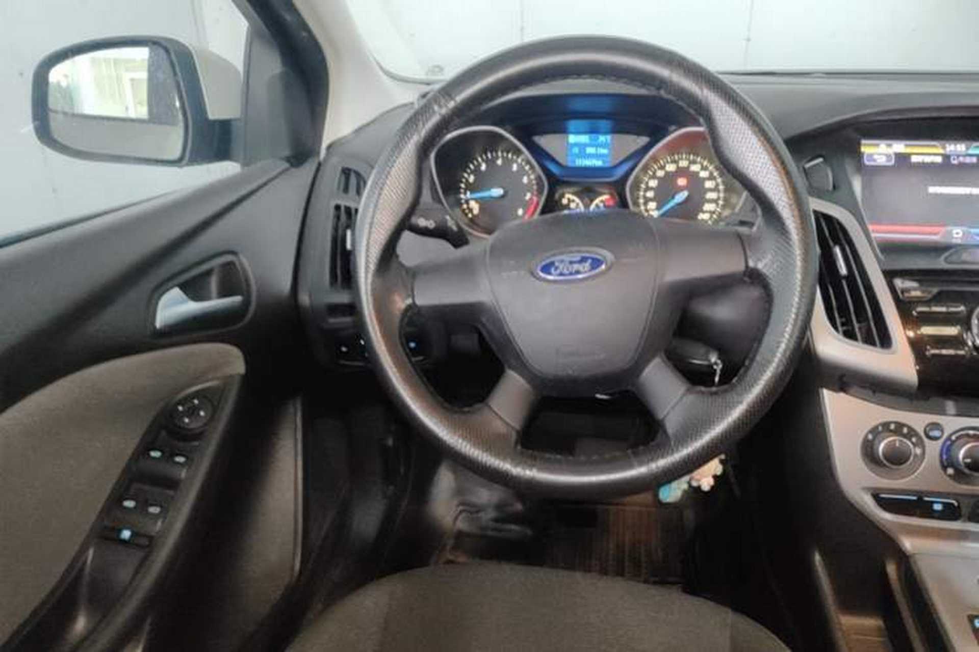 Used Ford Focus 2012 Hatchback 1.6L Automatic Comfort Model Steering Wheel