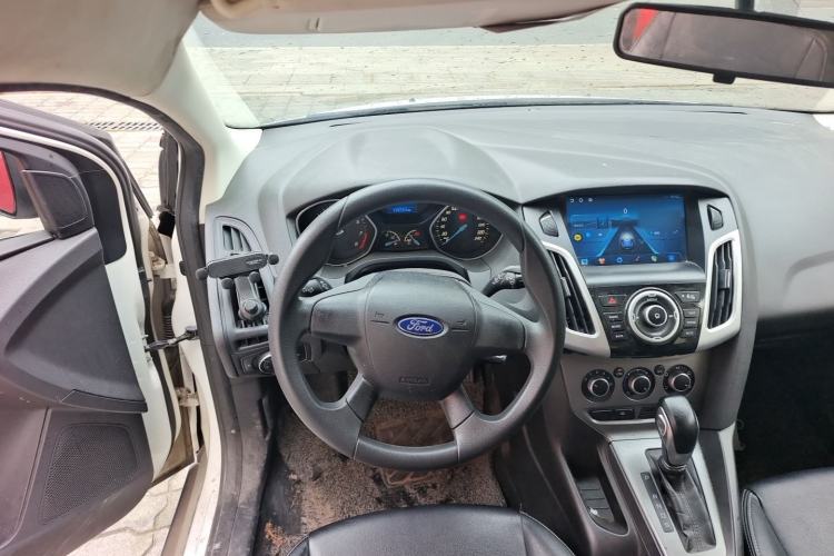 Used Ford Focus 2012 Hatchback 1.6L Automatic Comfort Model Steering Wheel