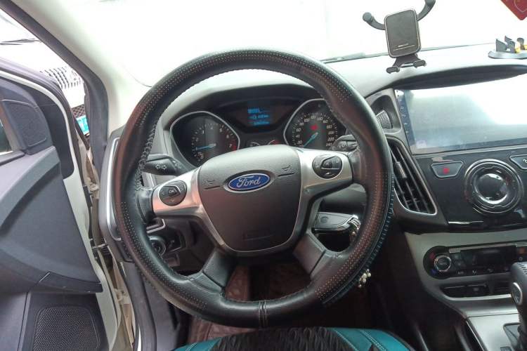 Used Ford Focus 2012 Sedan 1.6L Automatic Fashion Edition Steering Wheel