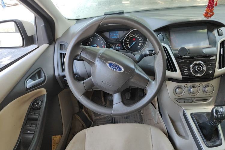Used Ford Focus 2012 Sedan 1.6L Manual Comfort Model Steering Wheel