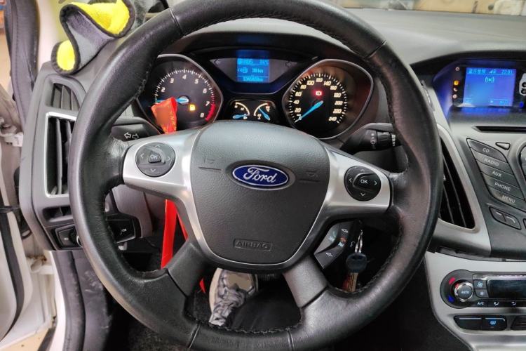 Used Ford Focus 2012 Sedan 1.6L Automatic Fashion Edition Steering Wheel