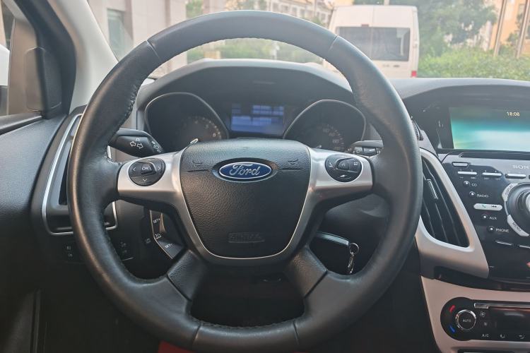 Used Ford Focus 2012 Hatchback 2.0L Automatic Luxury Sport Model Steering Wheel