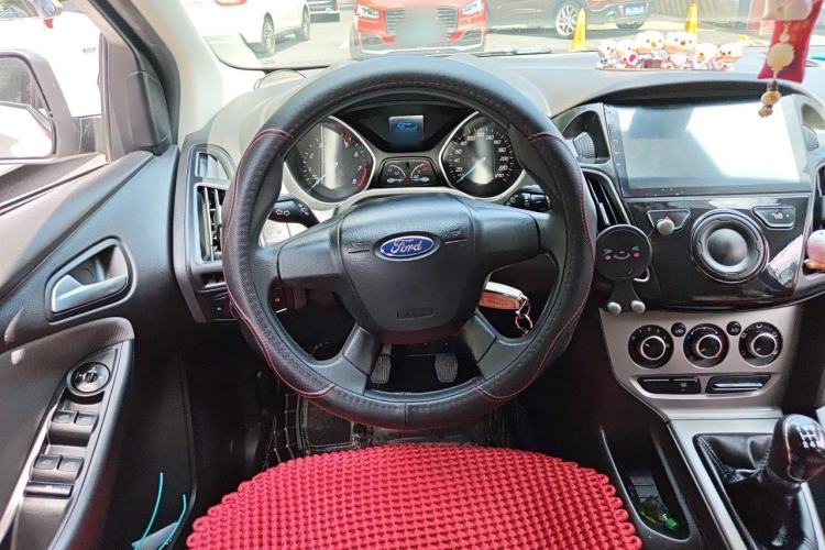 Used Ford Focus 2012 Hatchback 1.6L Manual Comfort Model Steering Wheel