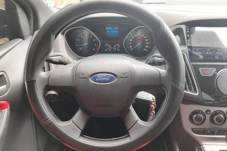 Used Ford Focus 2012 Hatchback 1.6L Automatic Comfort Model Steering Wheel