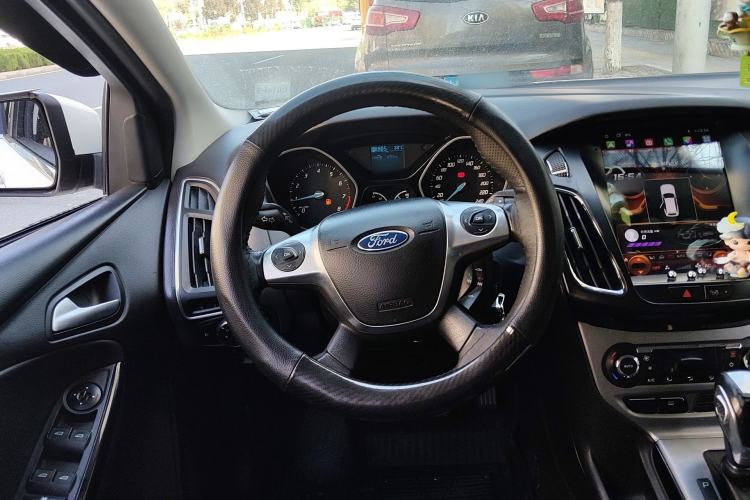 Used Ford Focus 2012 Hatchback 1.6L Automatic Fashion Edition Steering Wheel