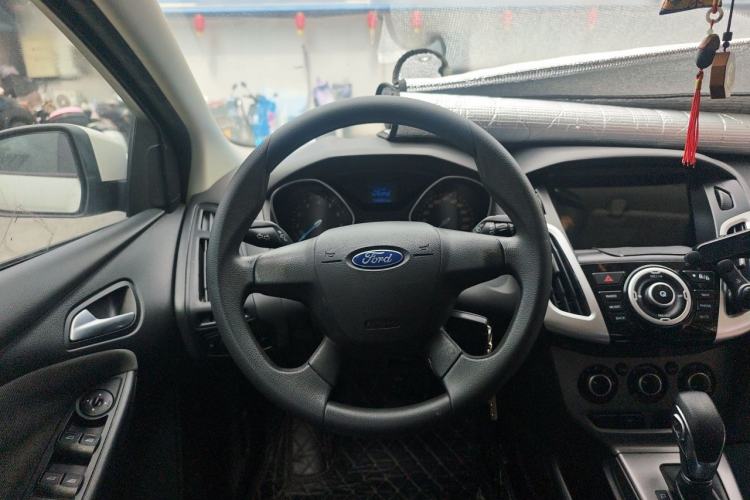 Used Ford Focus 2012 Hatchback 1.6L Automatic Comfort Model Steering Wheel