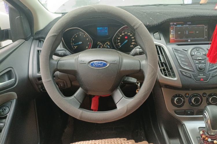 Used Ford Focus 2012 Hatchback 1.6L Automatic Comfort Model Steering Wheel
