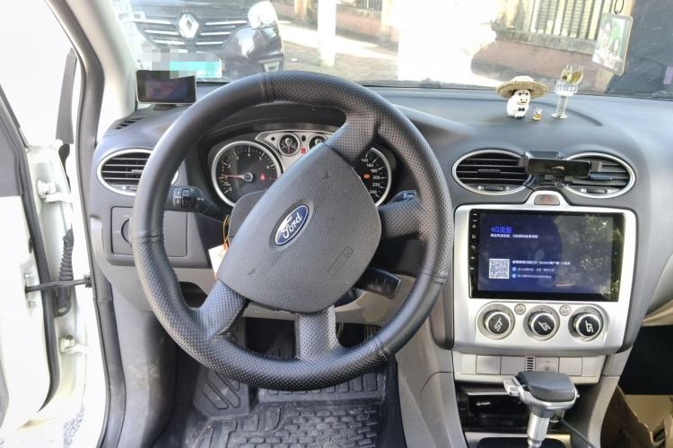 Used Ford Focus 2012 Hatchback Classic 1.8L Automatic Base Model Steering Wheel