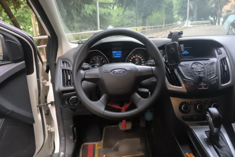 Used Ford Focus 2012 Hatchback 1.6L Automatic Comfort Model Steering Wheel