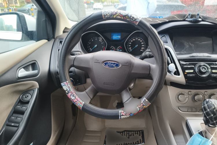 Used Ford Focus 2012 Sedan 1.6L Automatic Comfort Model Steering Wheel